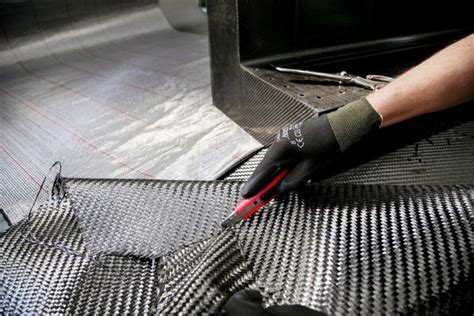  Carbon Fibre: Une révolution dans la construction aéronautique et l'ingénierie automobile!