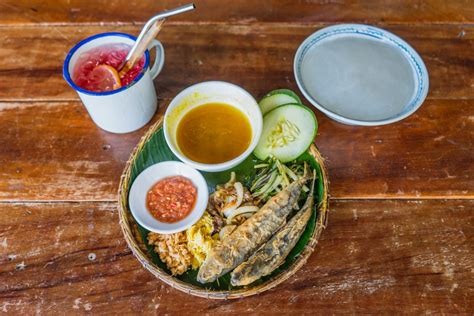 코타키나발루 음식: 바다의 맛과 정글의 향기가 만나는 곳