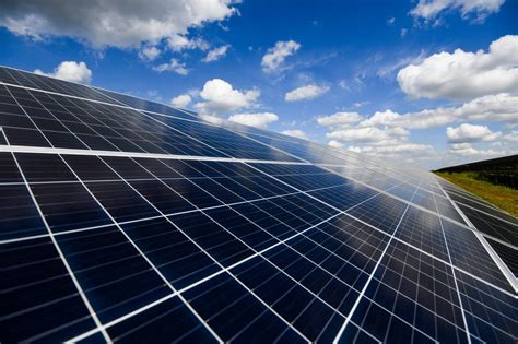 Perowskites Solaires: Quel matériau révolutionnaire pourrait transformer l'industrie photovoltaïque?